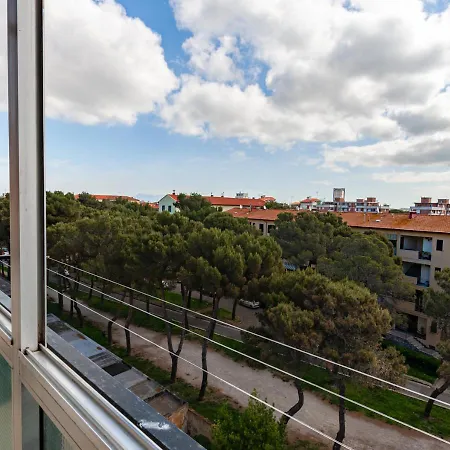 Luxury House Near Train Station Apartment