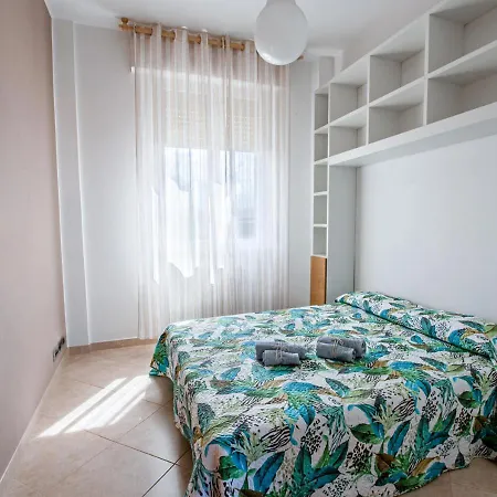 Luxury House Near Train Station Apartment Livorno